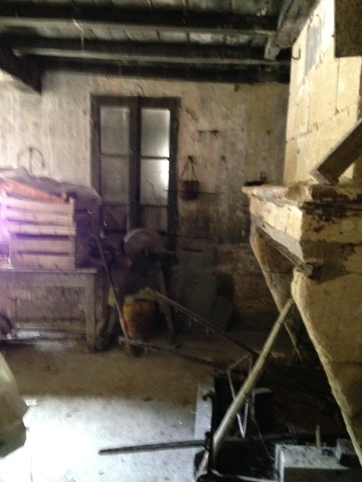 État existant de l'intérieur du rez-de-chaussée du bâtiment à Abzac avant travaux